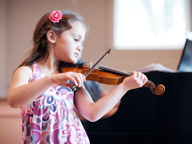 Fotos de ninas tocando violin