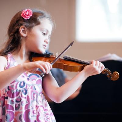 Fotos de ninas tocando violin
